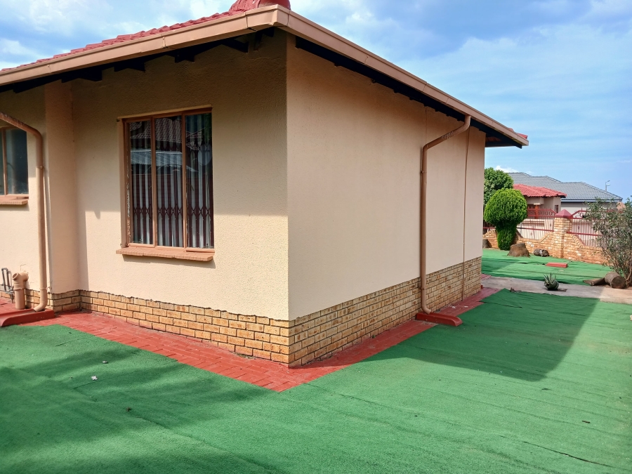 3 Bedroom Property for Sale in Tlhabane West North West